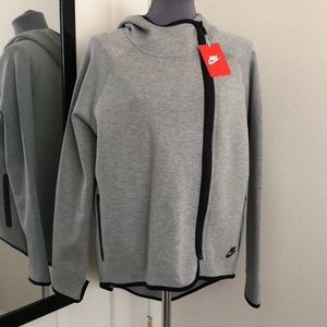 Nike Tech Fleece Cape Women’s Hoodie